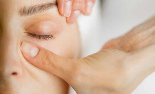 Sept (7) habitudes magiques qui offrent un éclat naturel au yeux